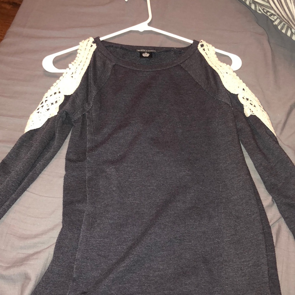 Wet seal grey long sleeve/ sweater. W/ crotchet